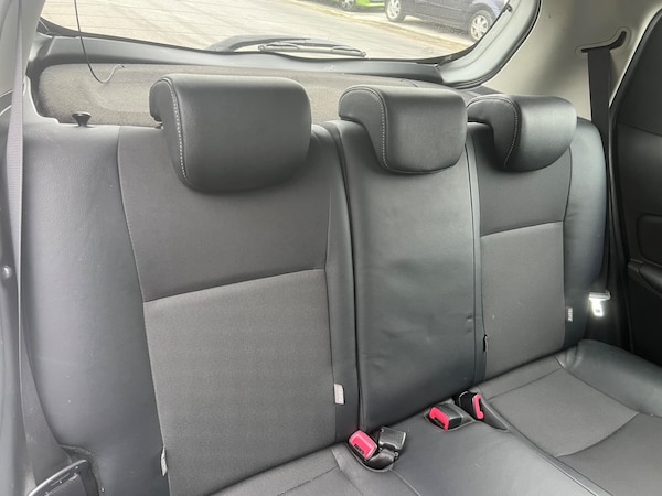 Used Toyota Yaris 2015 for sale - 76270430: Photo 9