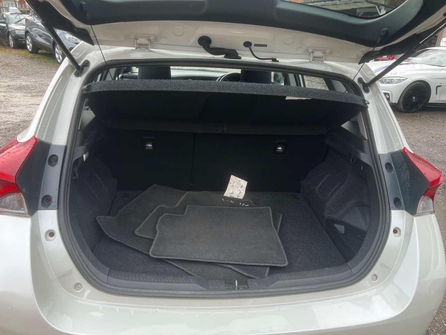 Used Toyota Auris for sale - 76729009: Photo 35