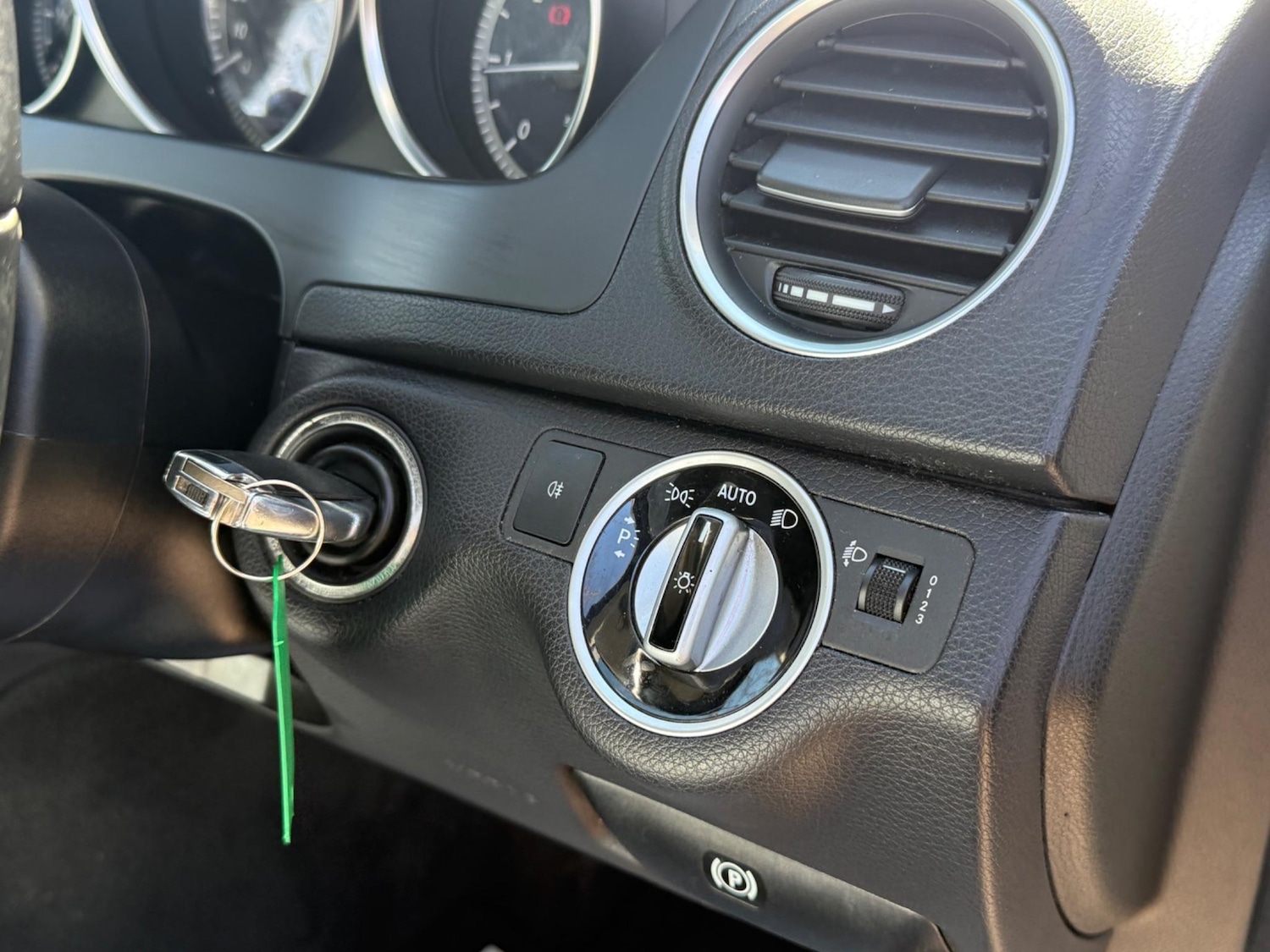 Used Mercedes-Benz C Class 2012 for sale - 76714557: Photo 30