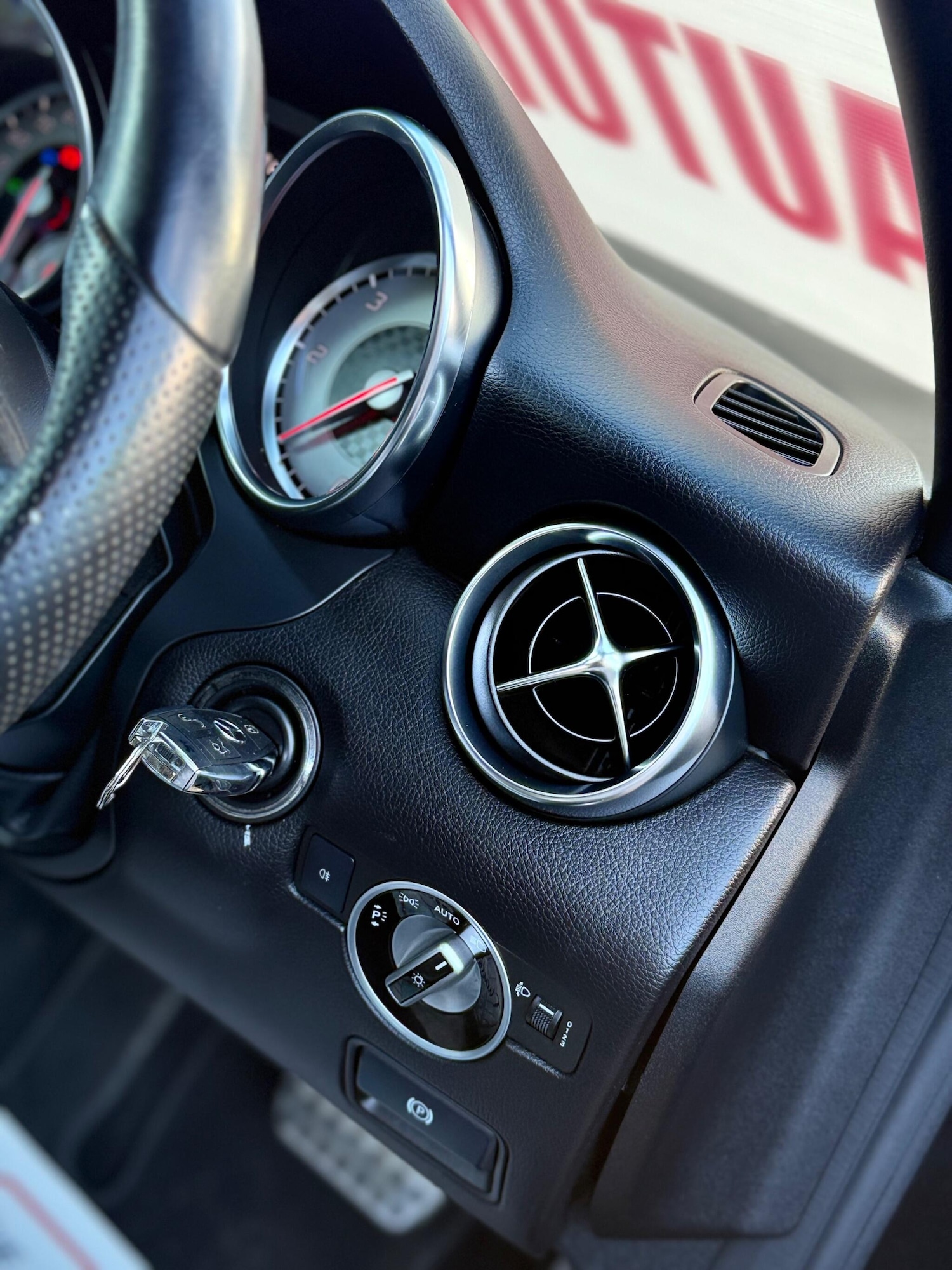 Used Mercedes-Benz SLK 2012 for sale - 77242580: Photo 66