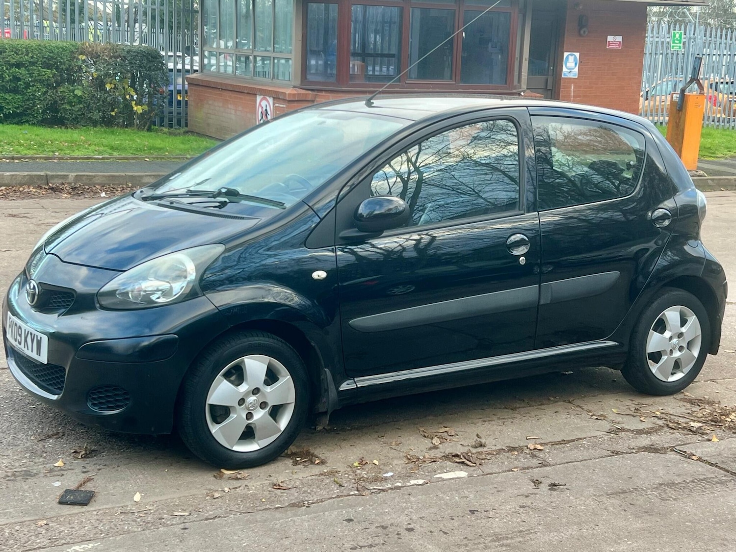 Used Toyota AYGO 2009 for sale - 76619717: Photo 5