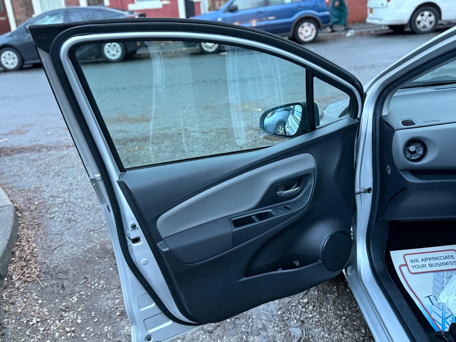 Used Toyota Yaris 2018 for sale - 76562086: Photo 32