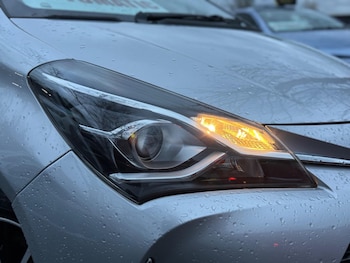 Used Toyota Yaris 2018 for sale - 76562086: Photo