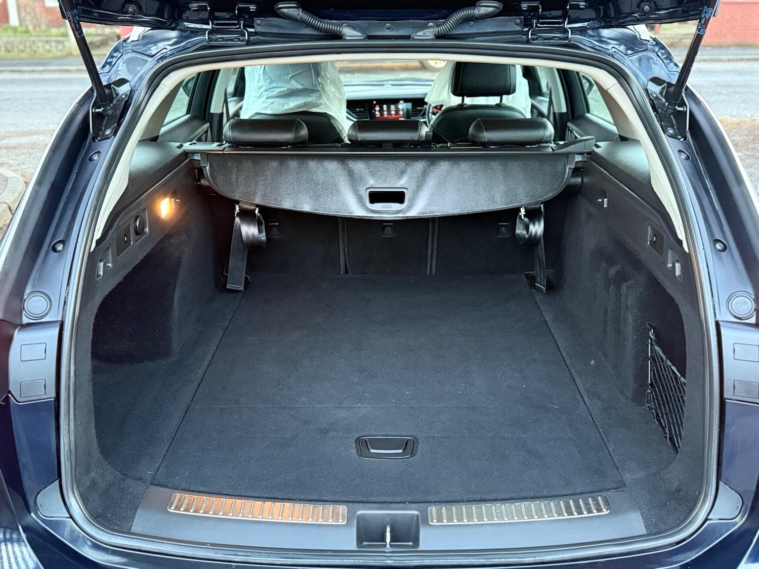 Used Vauxhall Insignia 2017 for sale - 76912885: Photo 25