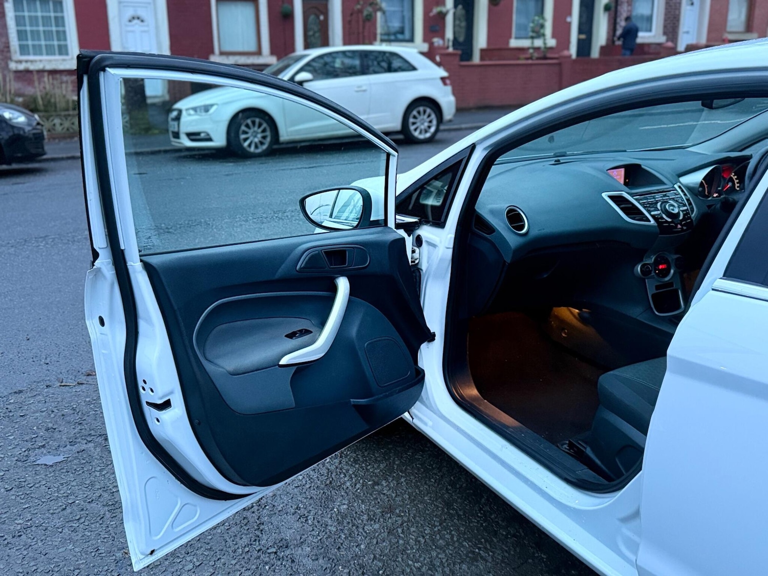 Used Ford Fiesta 2011 for sale - 77892412: Photo 23