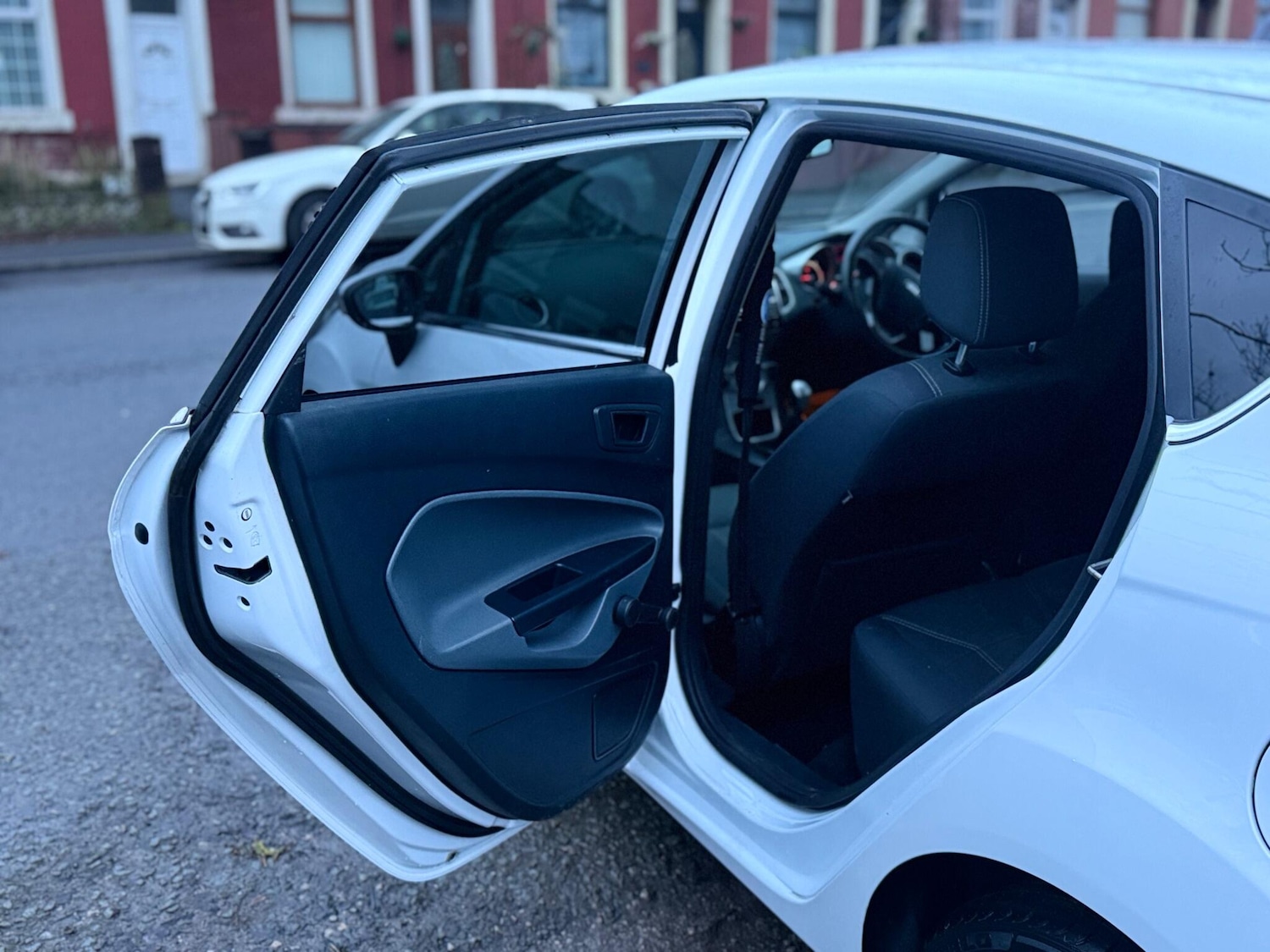 Used Ford Fiesta 2011 for sale - 77892412: Photo 26