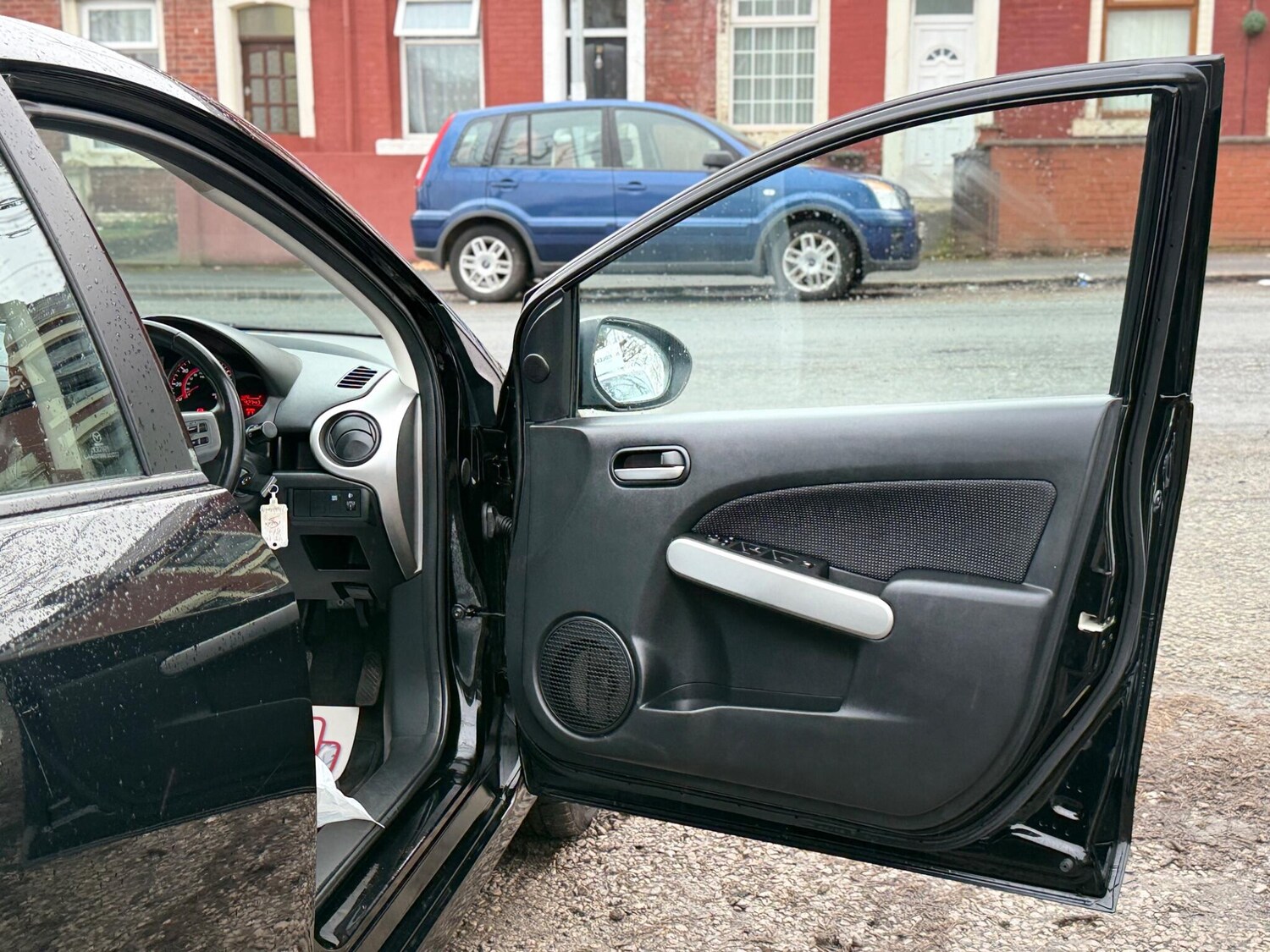 Used Mazda Mazda2 for sale - 77909000: Photo 54