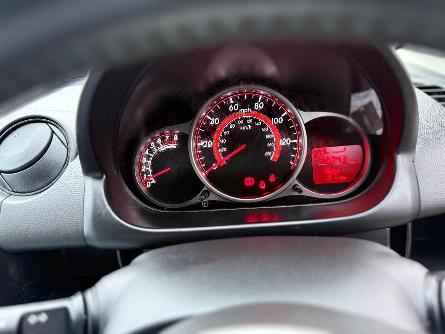 Used Mazda Mazda2 for sale - 77909000: Photo 64