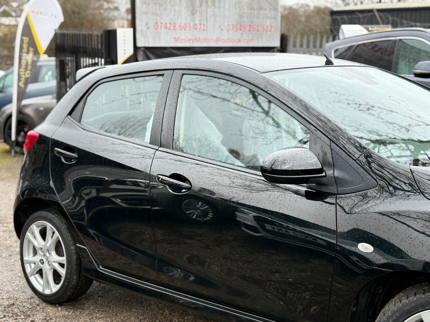 Used Mazda Mazda2 2010 for sale - 77658730: Photo 4