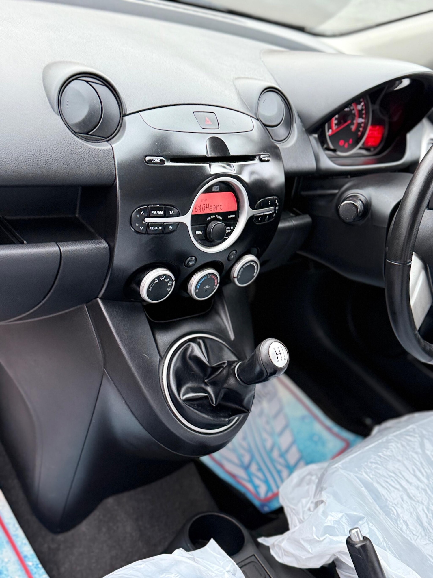 Used Mazda Mazda2 2010 for sale - 77658730: Photo 41