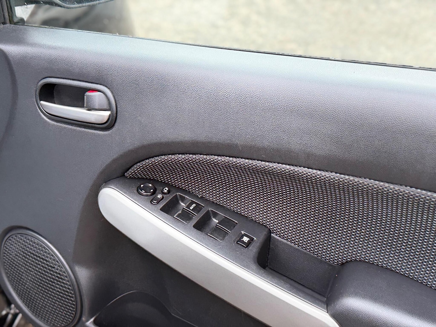 Used Mazda Mazda2 2010 for sale - 77658730: Photo 57