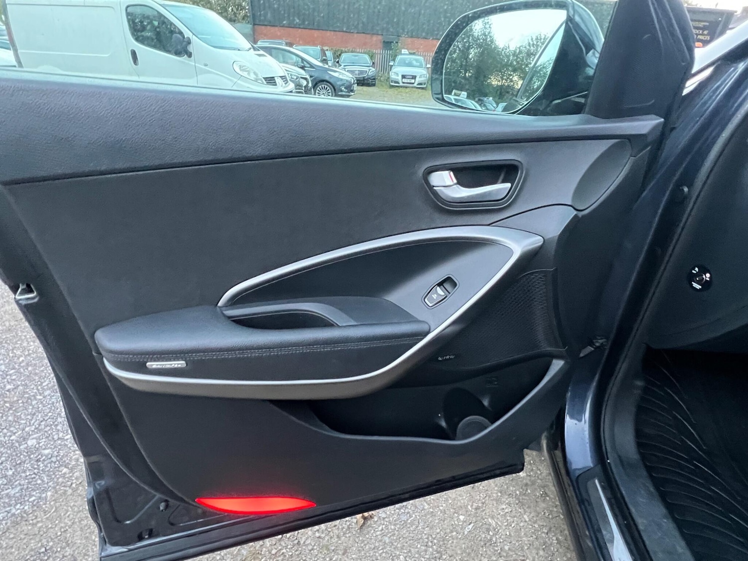 Used Hyundai Santa Fe 2016 for sale - 76380936: Photo 22