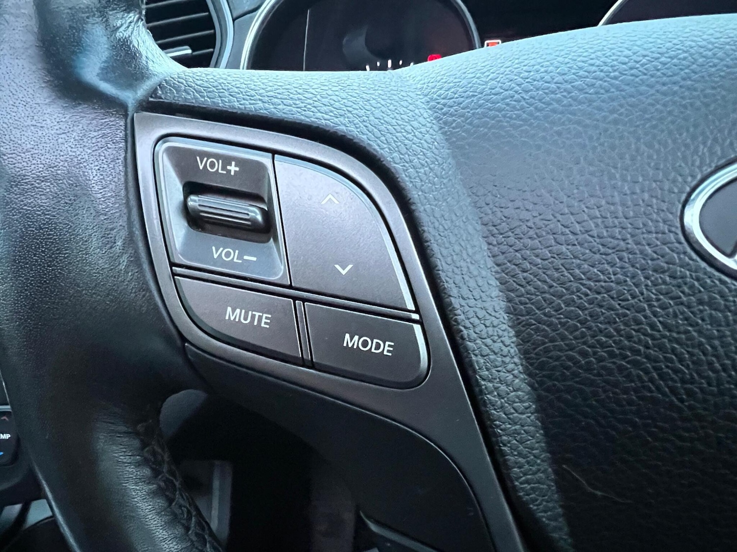 Used Hyundai Santa Fe 2016 for sale - 76380936: Photo 28