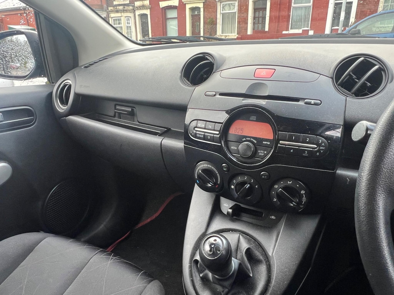 Used Mazda Mazda2 2012 for sale - 76371048: Photo 14