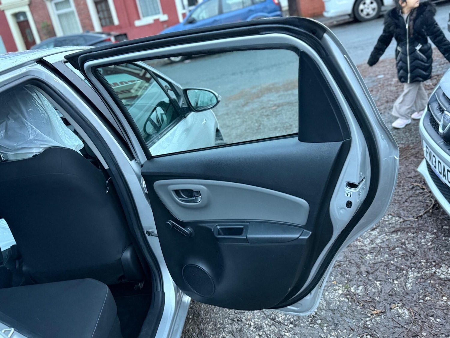 Used Toyota Yaris 2018 for sale - 76729032: Photo 46