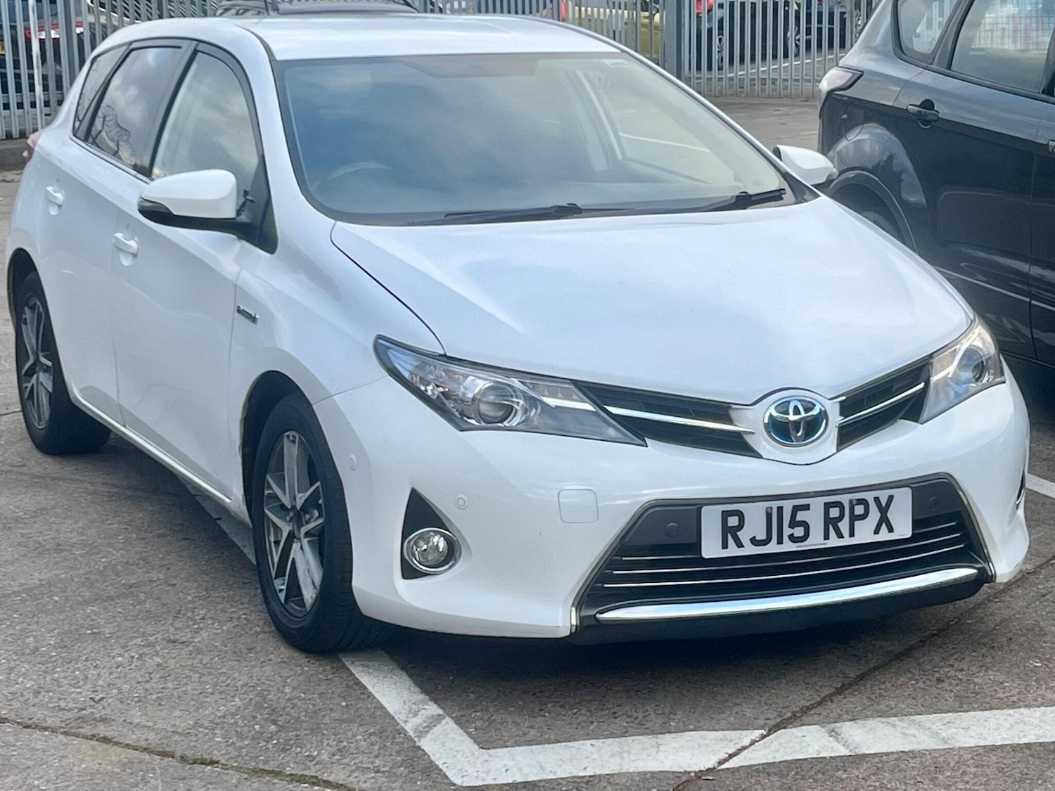 Used Toyota Auris 2015 for sale - 76607998: Photo 2