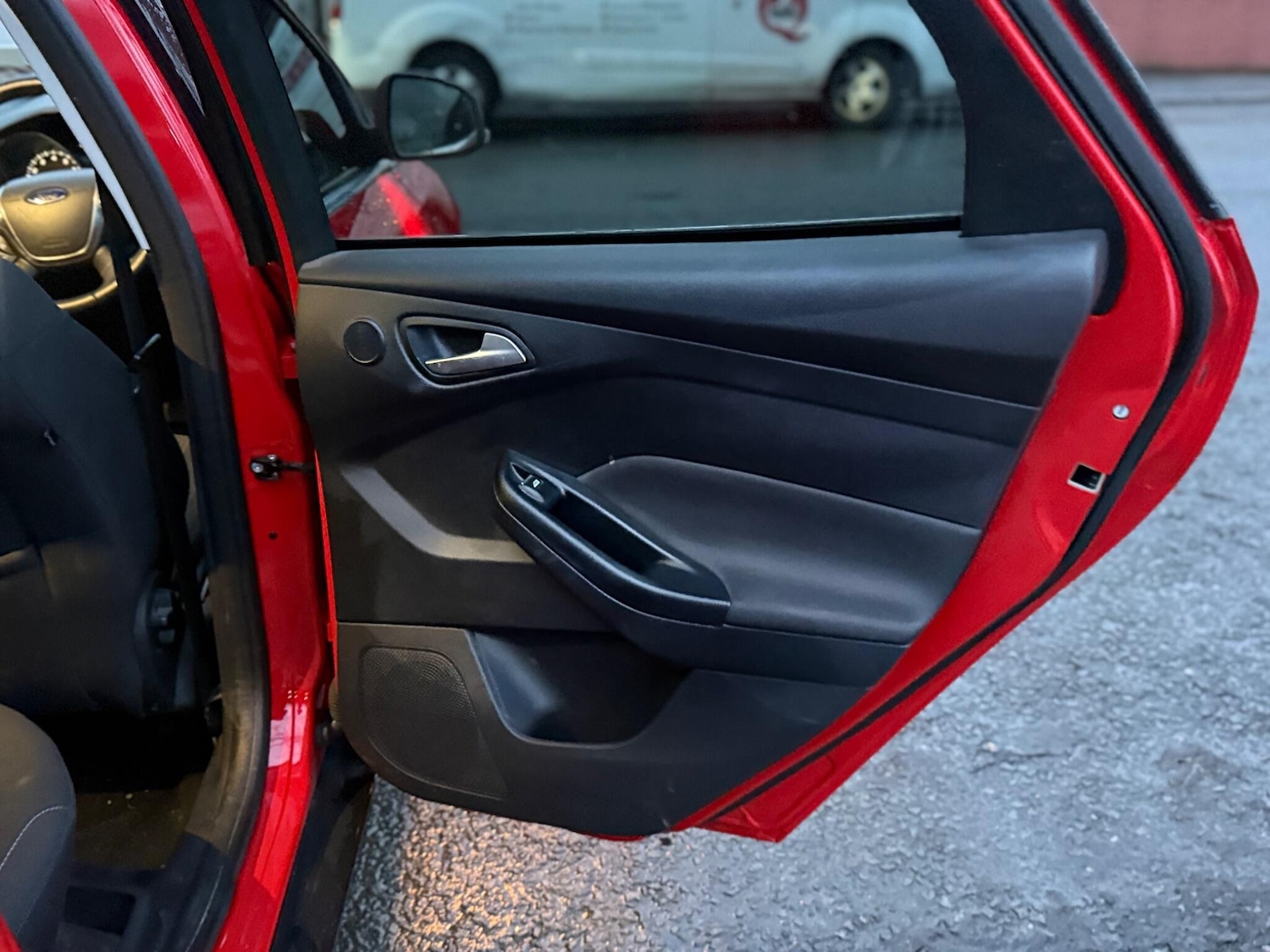 Used Ford Focus for sale - 77925138: Photo 29