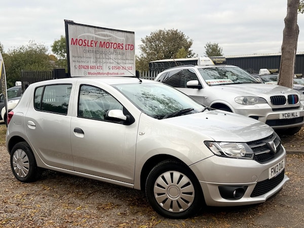 Used Dacia Sandero 2013 for sale - 76317905: Photo 2