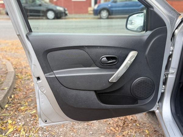 Used Dacia Sandero 2013 for sale - 76317905: Photo 33