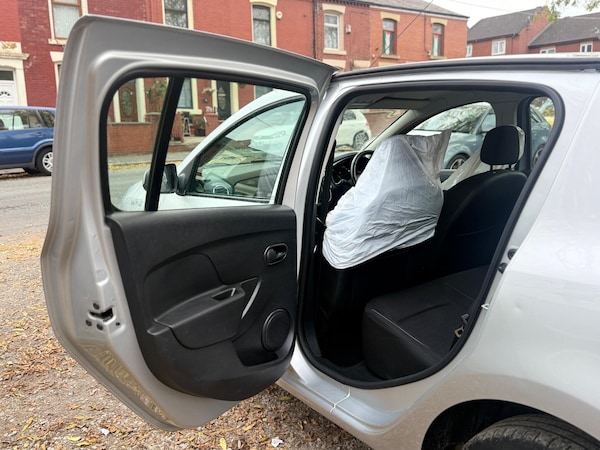 Used Dacia Sandero 2013 for sale - 76317905: Photo 40