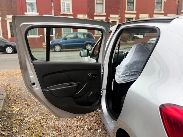 Used Dacia Sandero 2013 for sale - 76317905: Photo 41