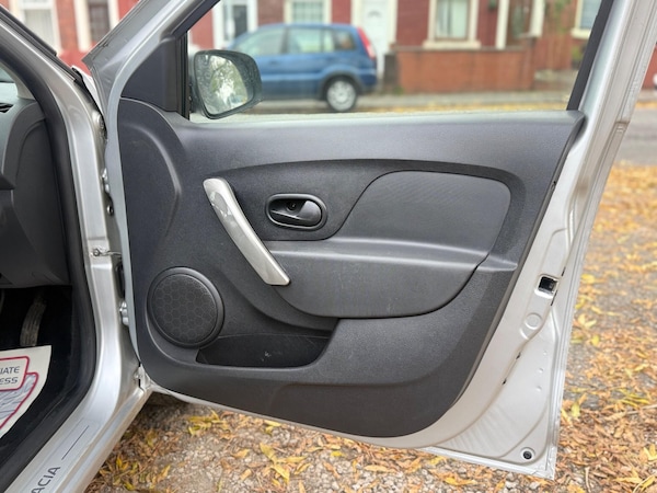 Used Dacia Sandero 2013 for sale - 76317905: Photo 50