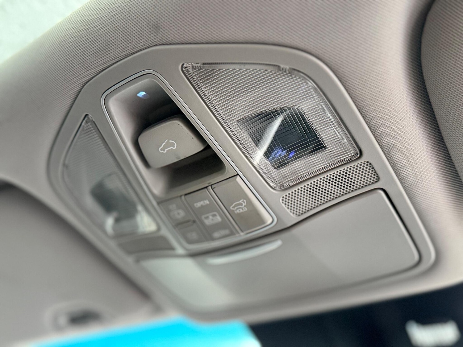 Used Hyundai Santa Fe 2016 for sale - 77163402: Photo 41