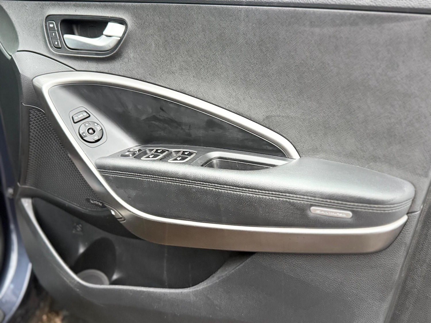 Used Hyundai Santa Fe 2016 for sale - 77163402: Photo 44