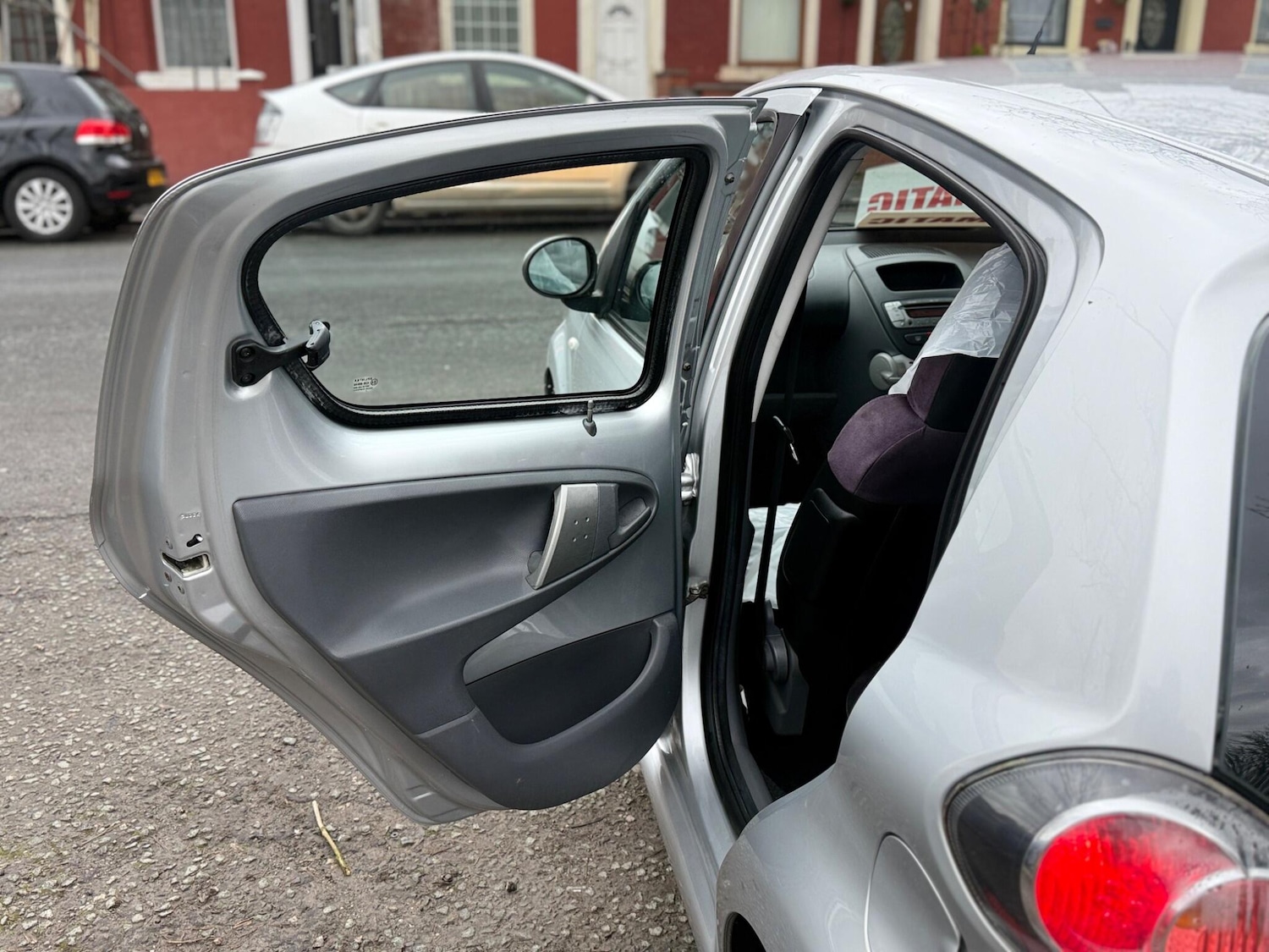 Used Toyota AYGO 2011 for sale - 78019348: Photo 39