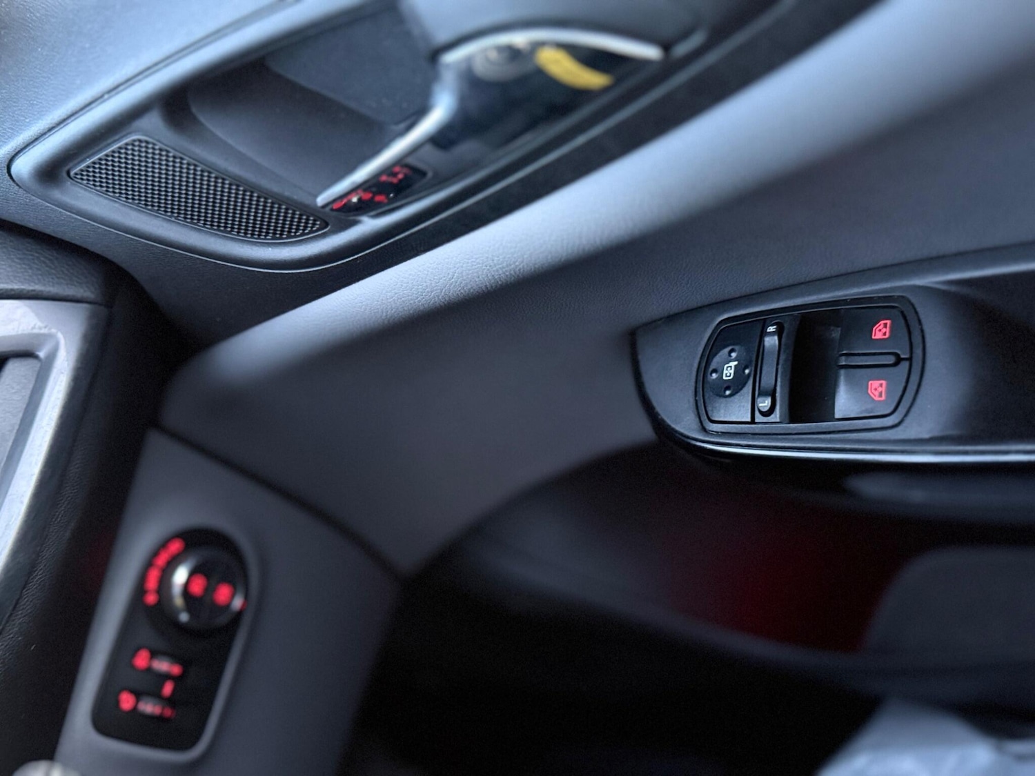 Used Vauxhall Corsa 2015 for sale - 77958350: Photo 51