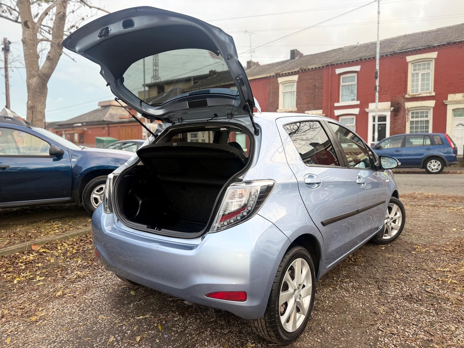 Used Toyota Yaris 2012 for sale - 76371518: Photo 19