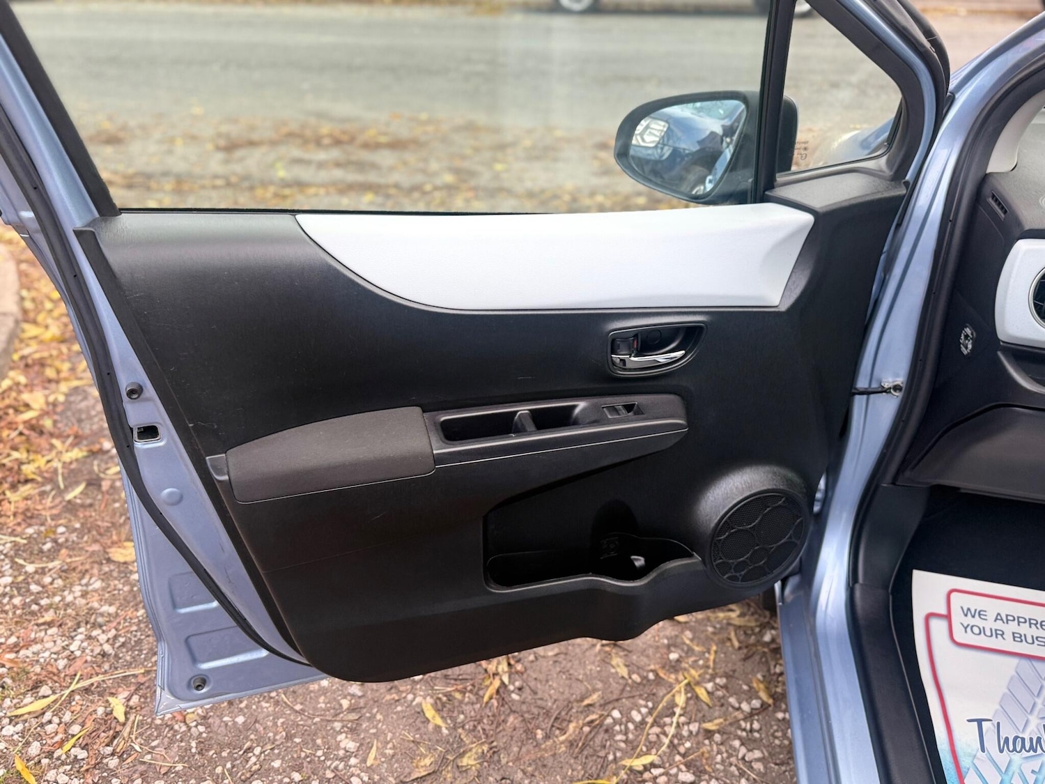 Used Toyota Yaris 2012 for sale - 76371518: Photo 37
