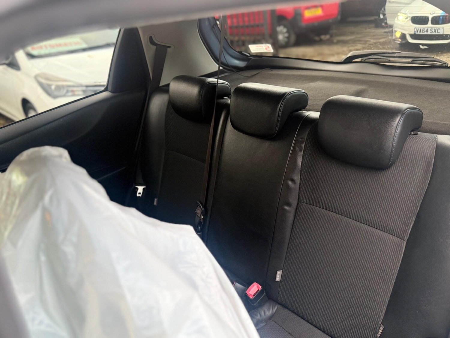 Used Toyota Yaris 2012 for sale - 76371518: Photo 41