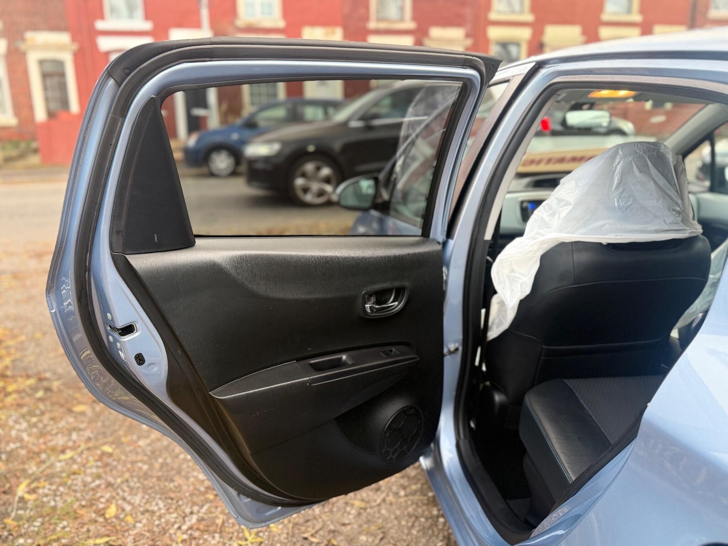 Used Toyota Yaris 2012 for sale - 76371518: Photo 43