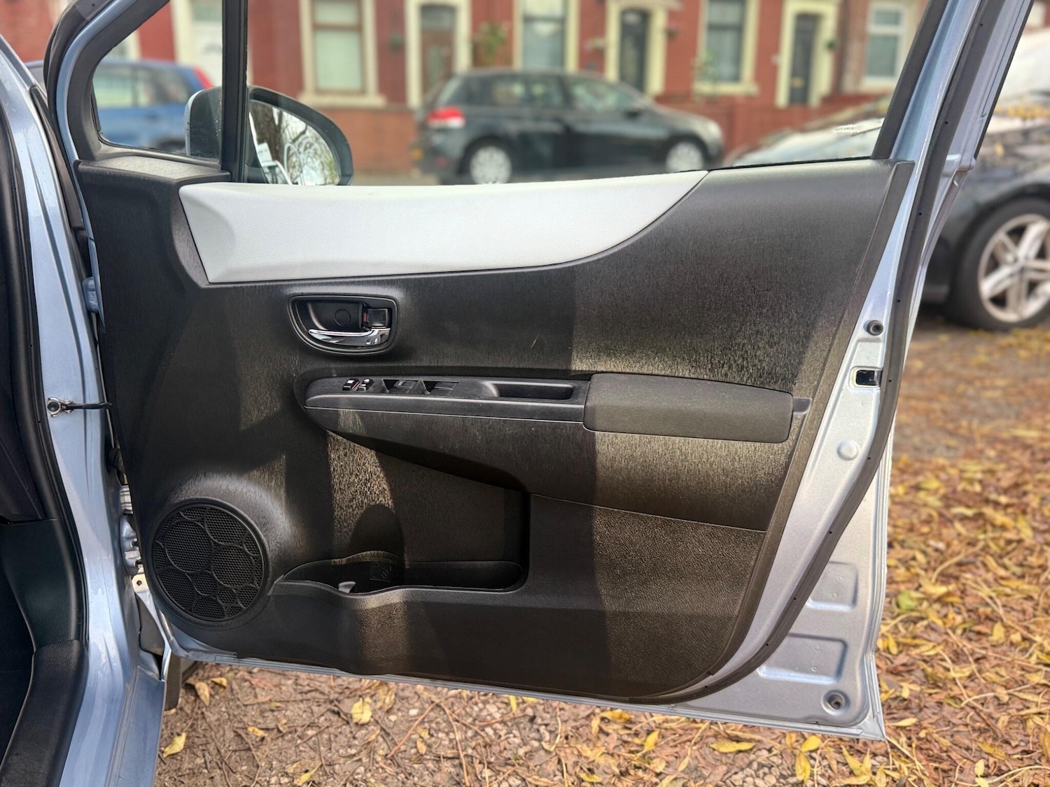 Used Toyota Yaris 2012 for sale - 76371518: Photo 47