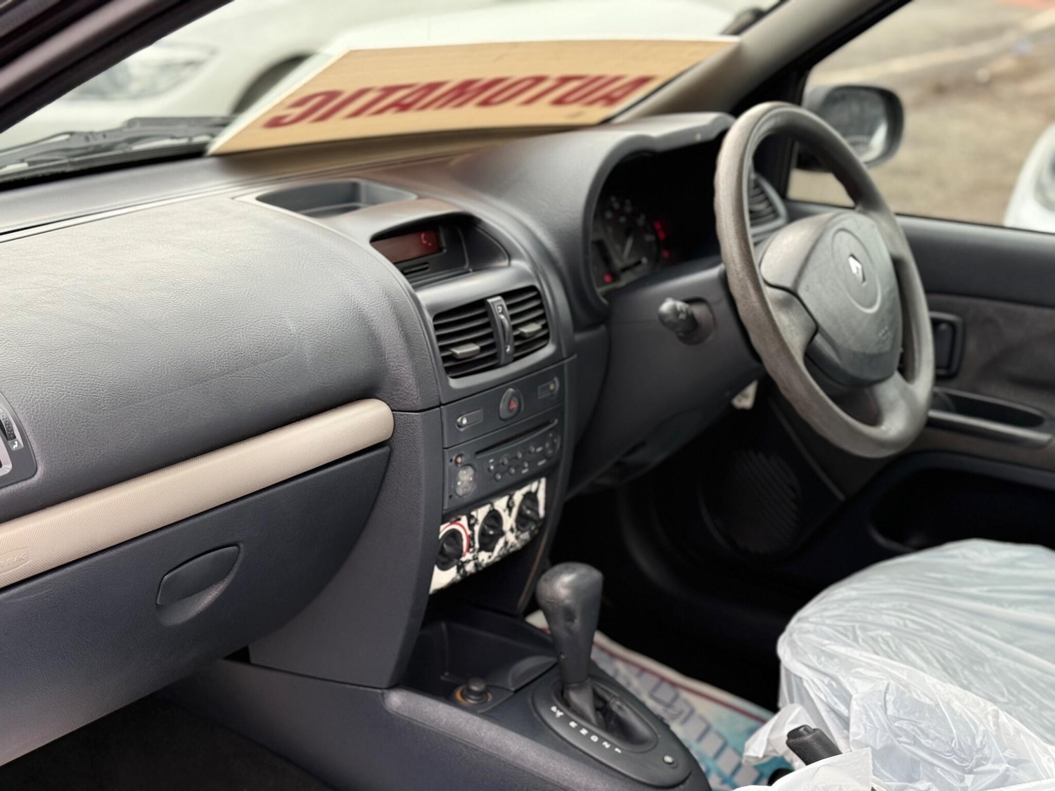 Used Renault Clio 2005 for sale - 77586683: Photo 36