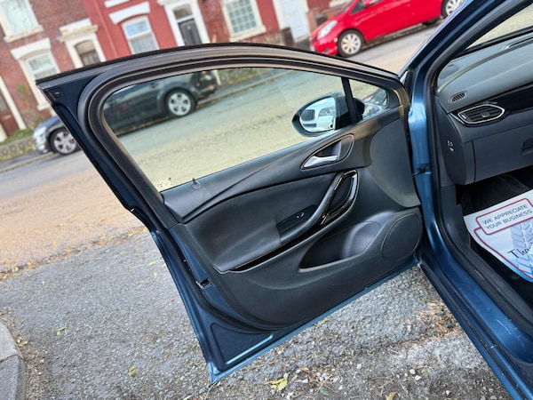 Used Vauxhall Astra 2017 for sale - 76200877: Photo 39