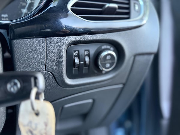 Used Vauxhall Astra 2017 for sale - 76200877: Photo 59