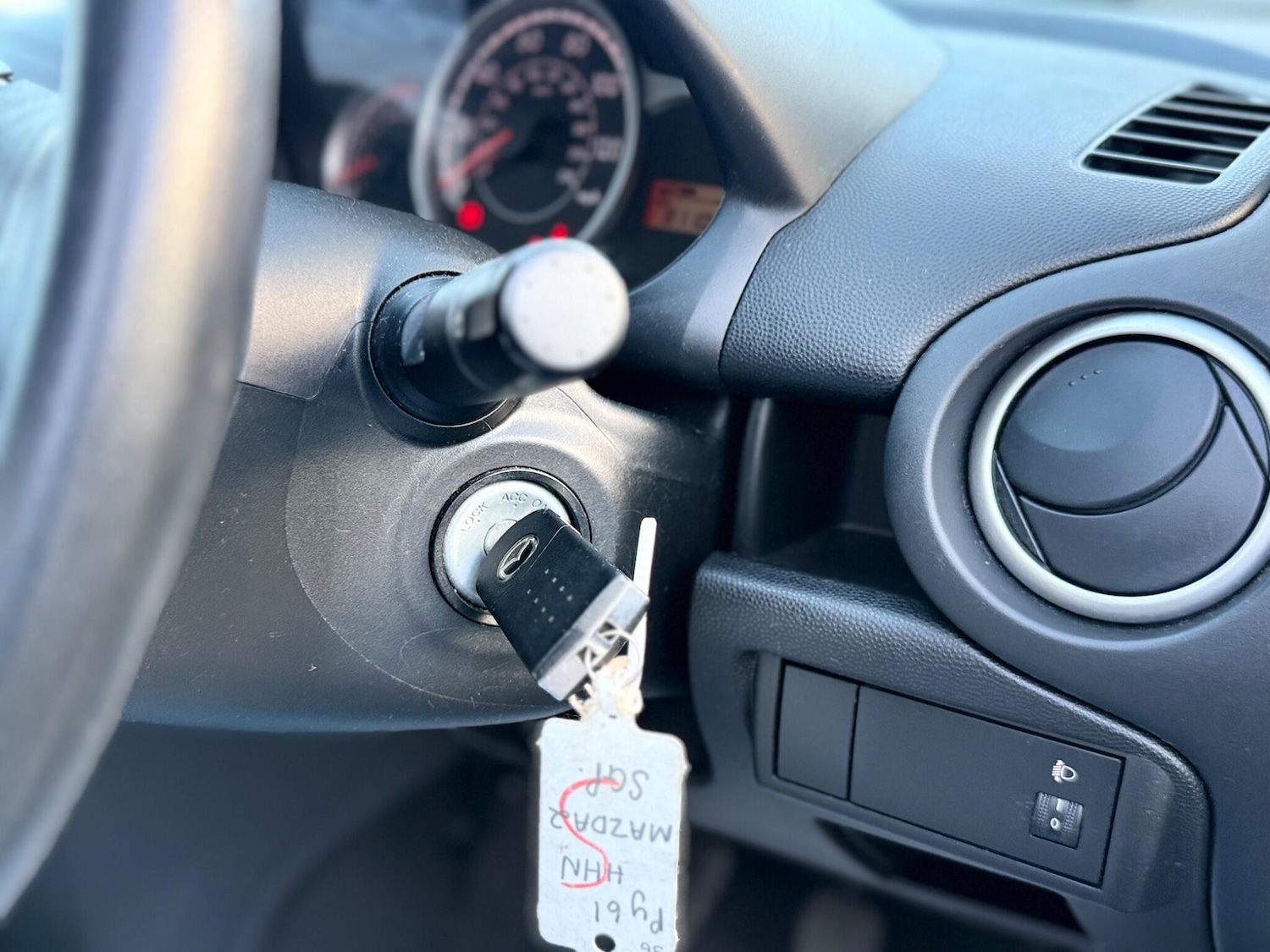 Used Mazda Mazda2 2012 for sale - 76753310: Photo 44