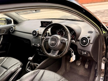 Used Audi A1 2010 for sale - 78763408: Photo
