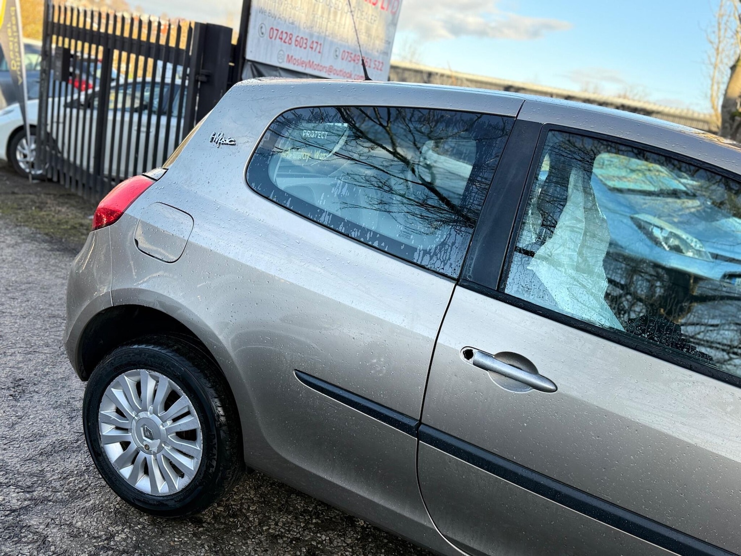 Used Renault Clio 2010 for sale - 76727589: Photo 11