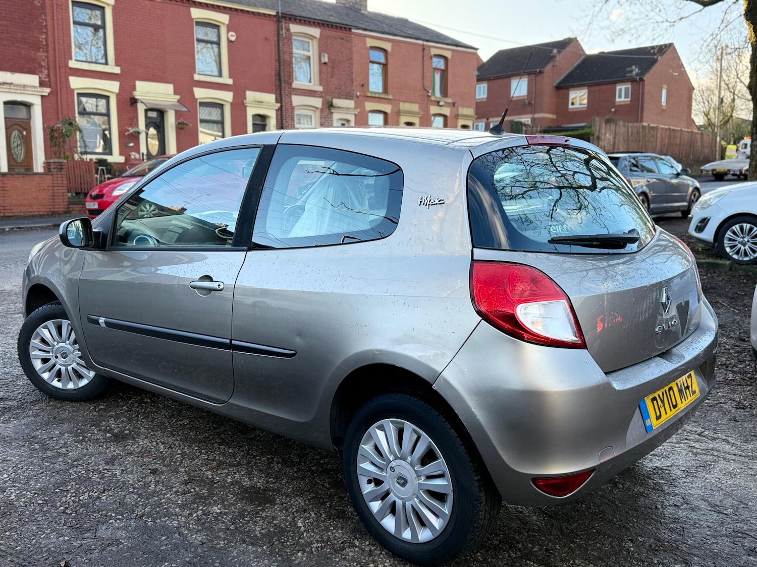 Used Renault Clio 2010 for sale - 76727589: Photo 19