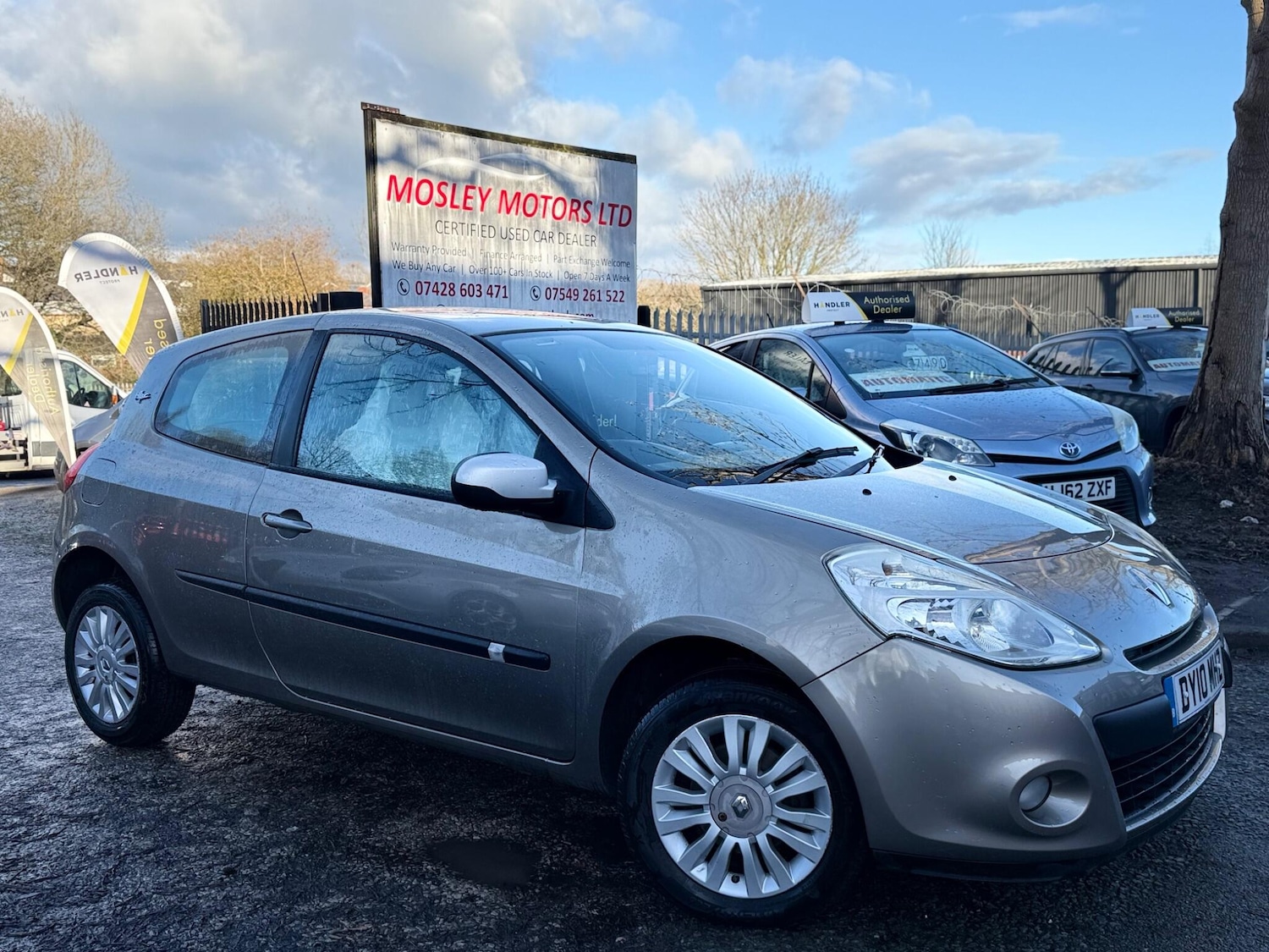 Used Renault Clio 2010 for sale - 76727589: Photo 2