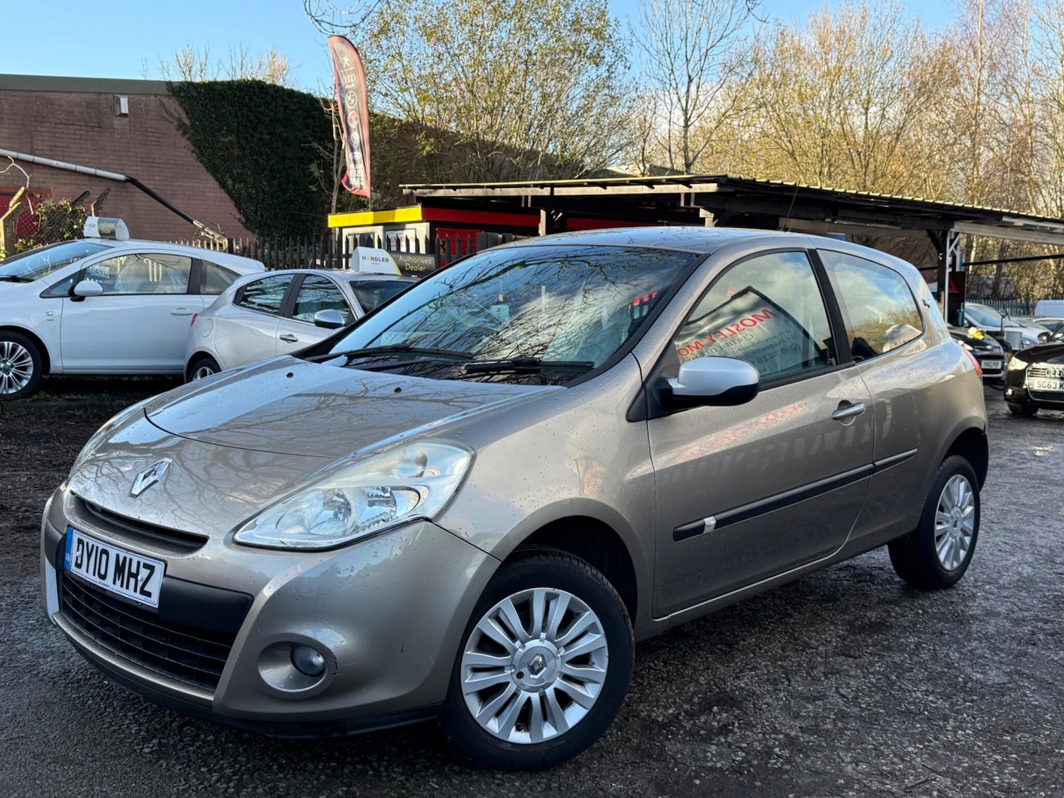 Used Renault Clio 2010 for sale - 76727589: Photo 26