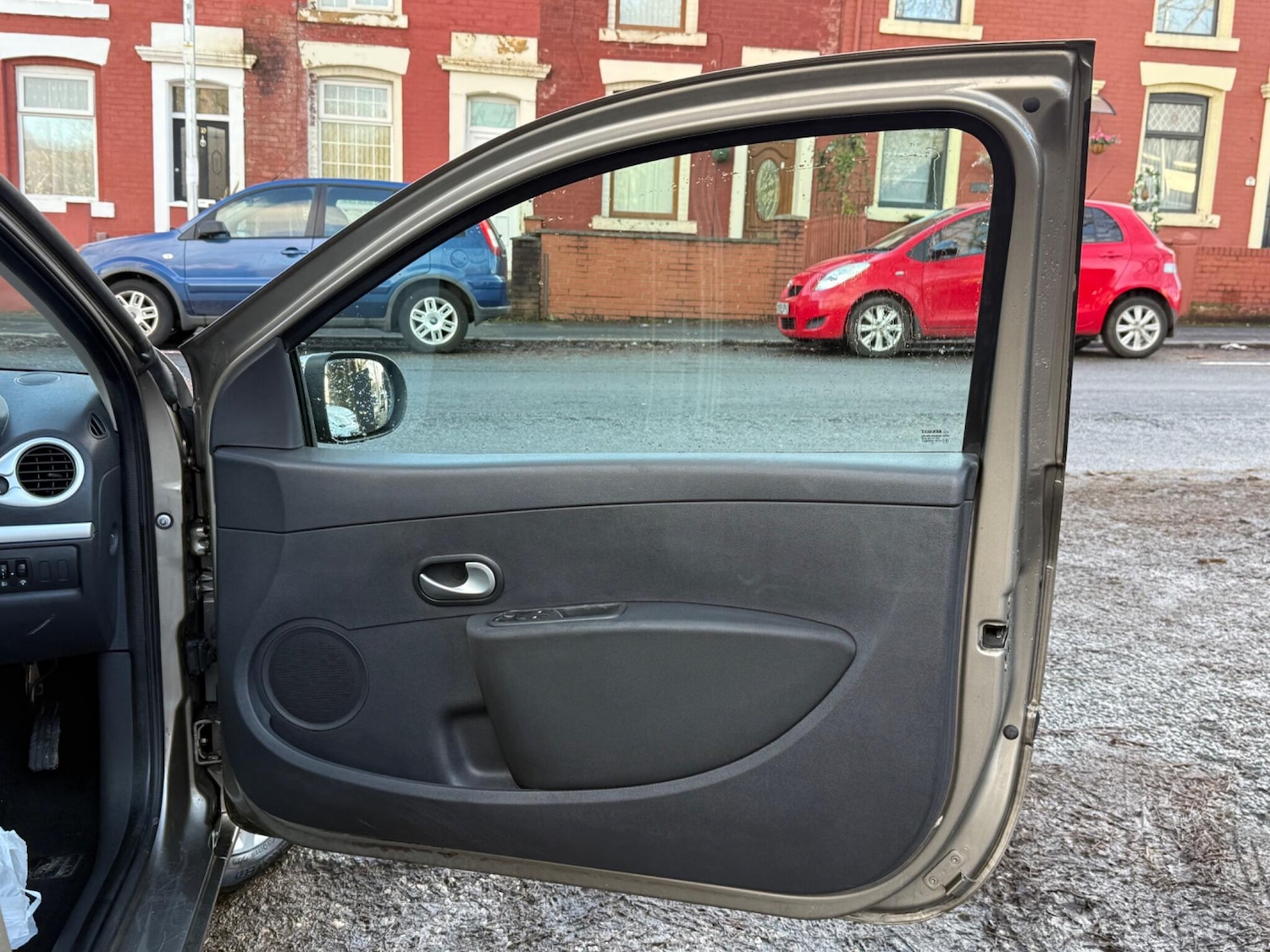 Used Renault Clio 2010 for sale - 76727589: Photo 34