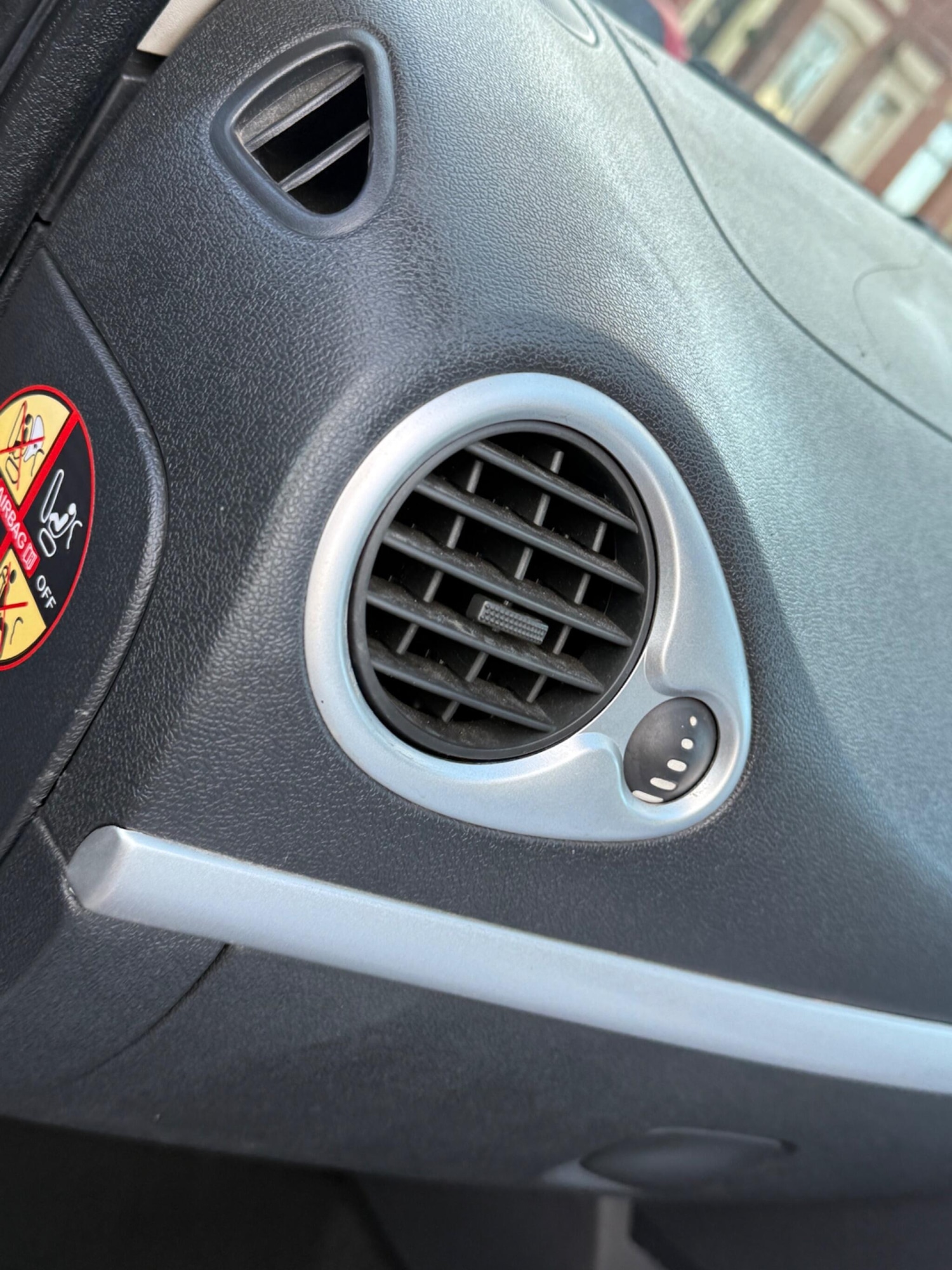 Used Renault Clio 2010 for sale - 76727589: Photo 35