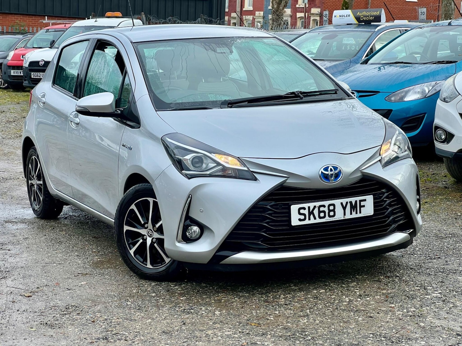 Used Toyota Yaris 2018 for sale - 76440665: Photo 2