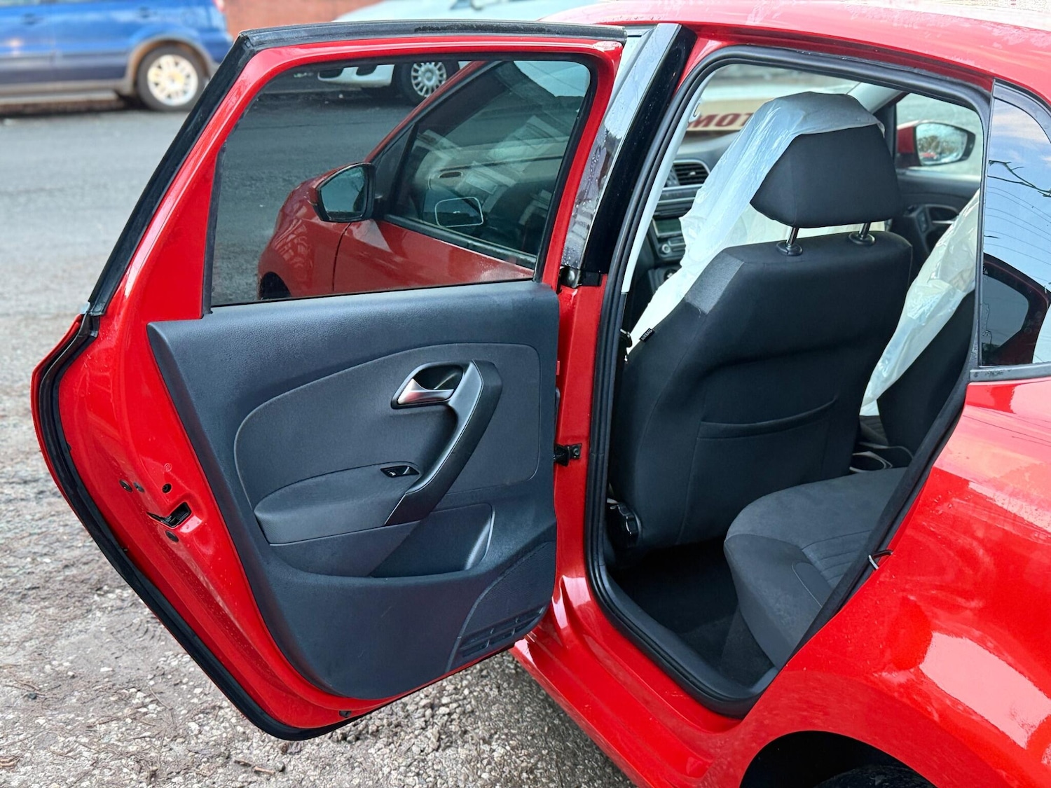 Used Volkswagen Polo 2011 for sale - 76727894: Photo 38