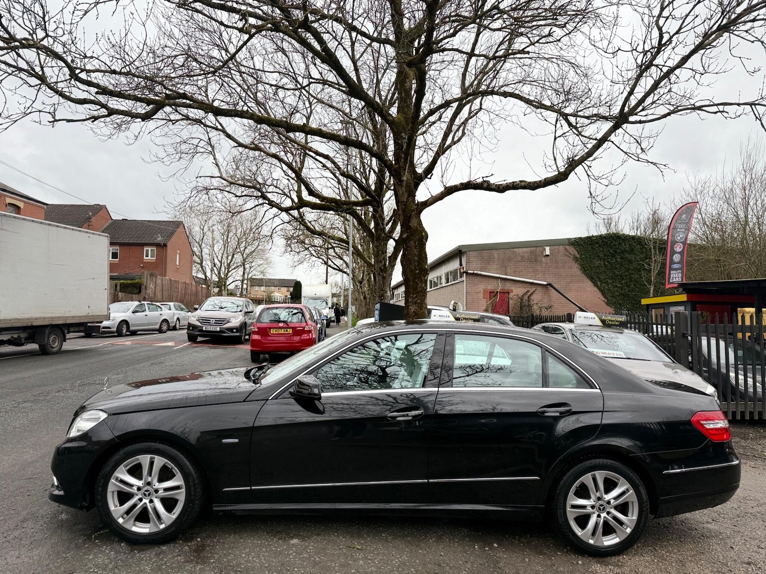 Used Mercedes-Benz E Class for sale - 77977901: Photo 14