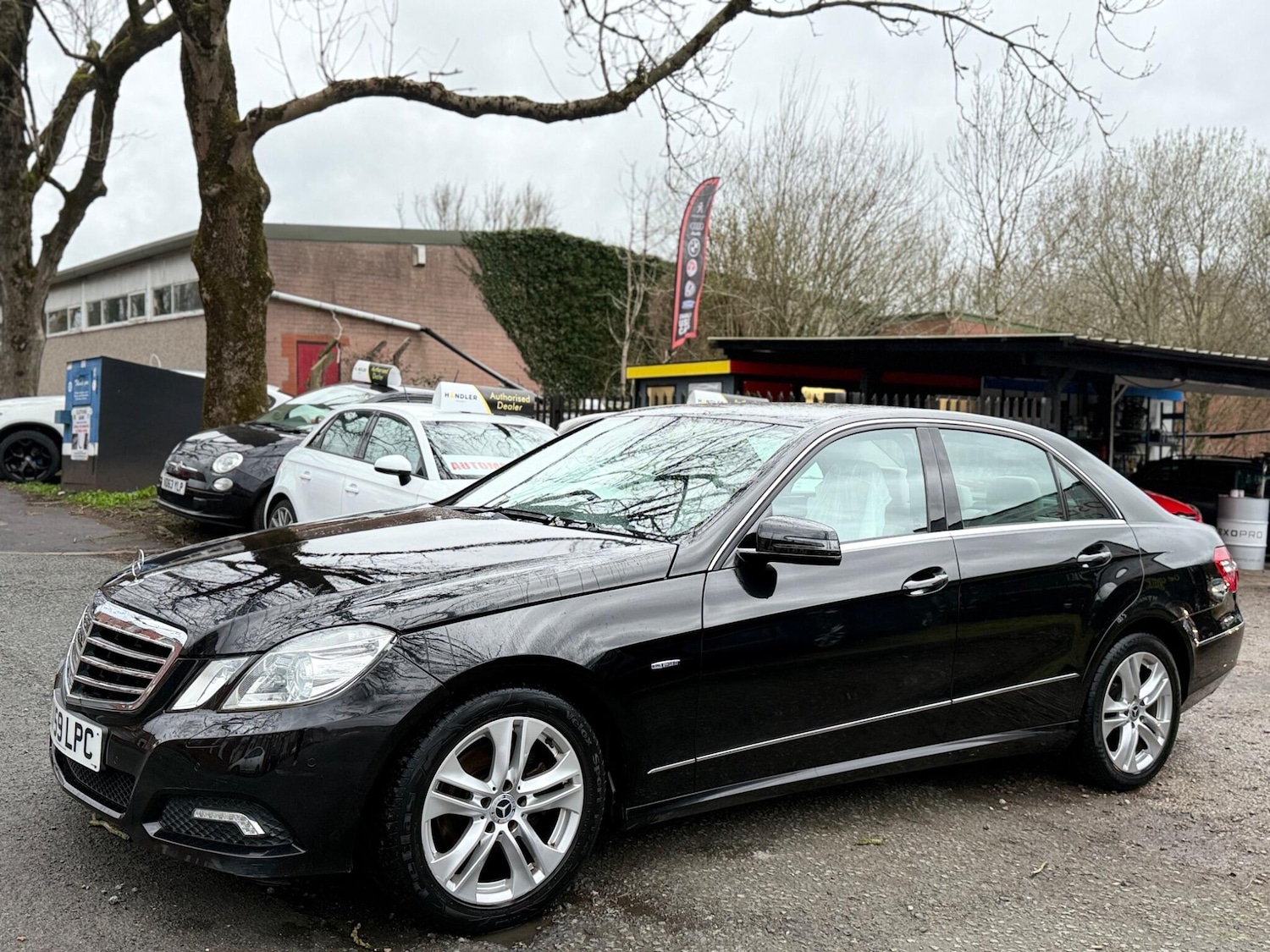 Used Mercedes-Benz E Class for sale - 77977901: Photo 15